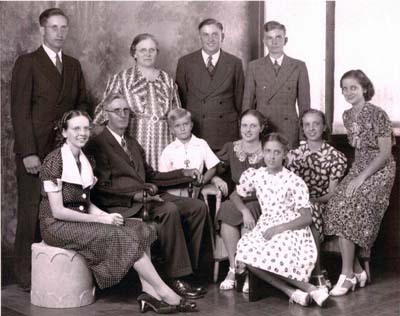 John and Edna Horst Peeters Family 1936